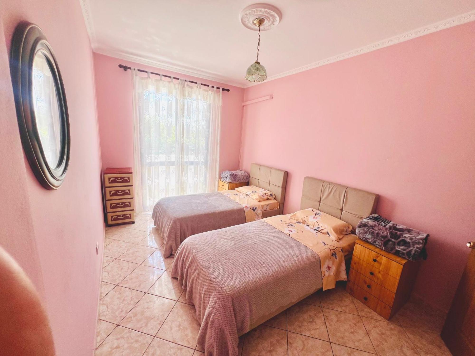 Lovely 3-bedroom Unit In Апартаменти *
